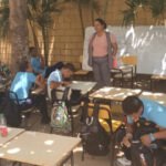 Citan casos de clases debajo de árboles y de escuelas aun en reparación